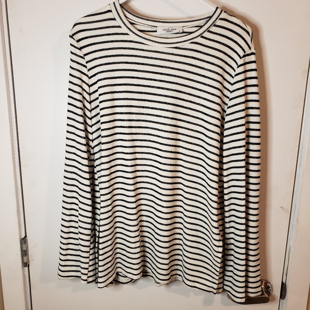 CJLA black and white sweater with bobo sleeves